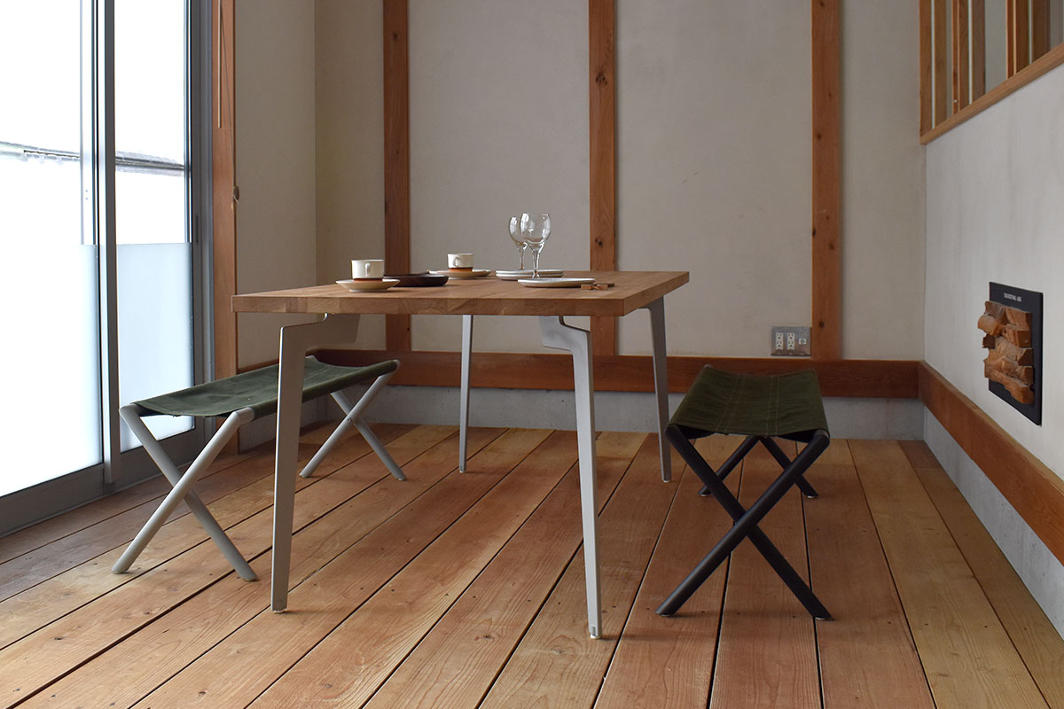 Deerleg 【天板 オーク無垢材】ホワイト アイアン脚 ダイニング