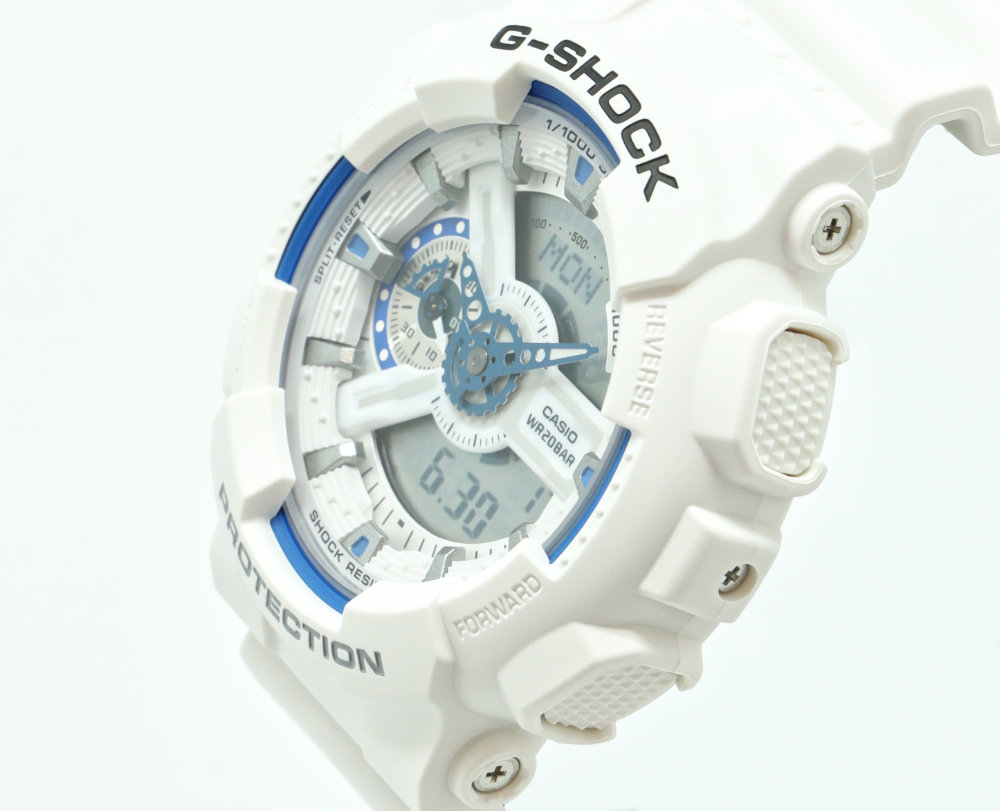110 Series G-SHOCK Gショック GA-110HDS-7AJF ホワイト＆ブルー 蓄光