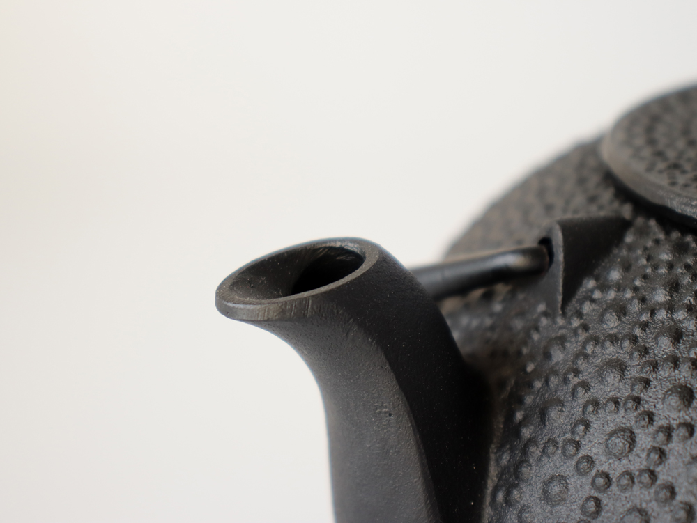 及源鋳造 OIGEN 鉄瓶 新亀甲アラレ 1.25L H-156 南部鉄器 : 雑貨のお店