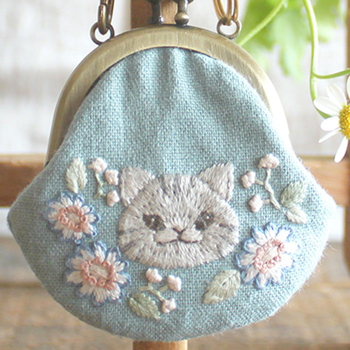 ぷっくり柴犬さんとヒナゲシ まんまる猫さんとオステオスペルマムの