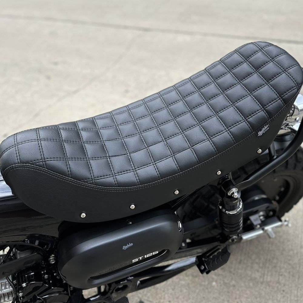 Diabolus by K-SPEED ホンダ ダックス125用 ブラックシート DX079