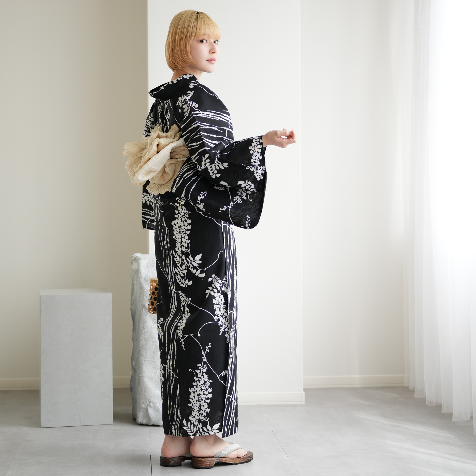 utatane 浴衣 レディース セット 高級変わり織 浴衣3点セット 黒地に白