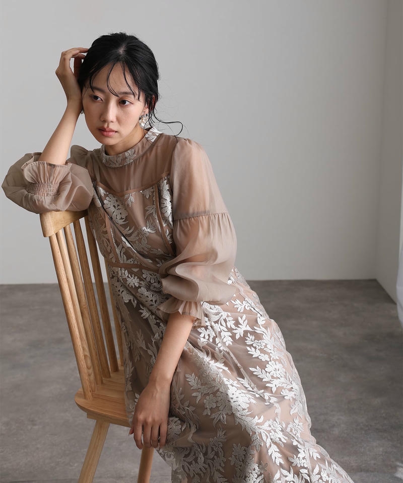 atlo（アトロ） キャンディスリーブ 刺繍 パーティードレス