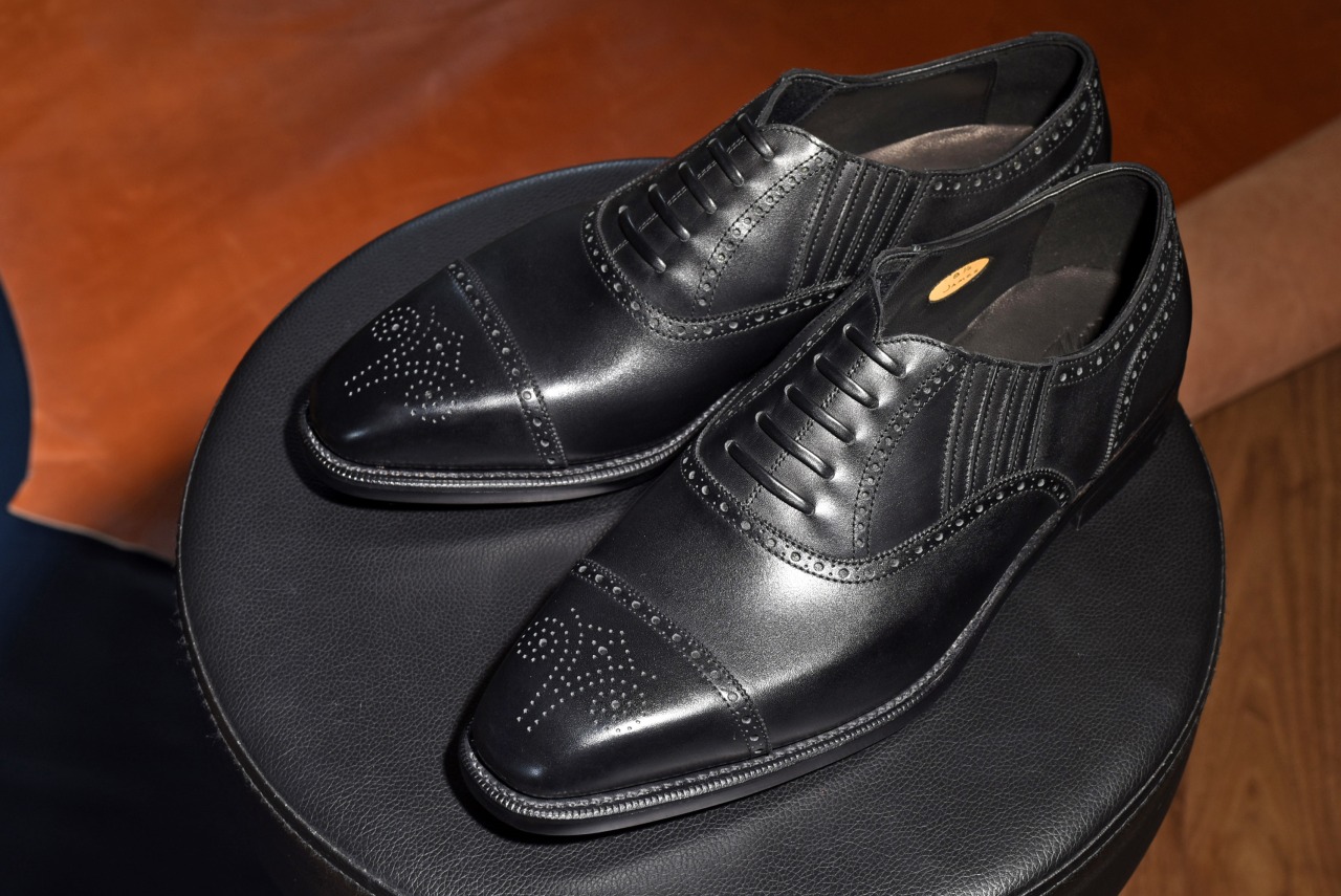 RAYMAR Kirin ブラックレザーシューズ 6½ 限定版 RAYMAR】James