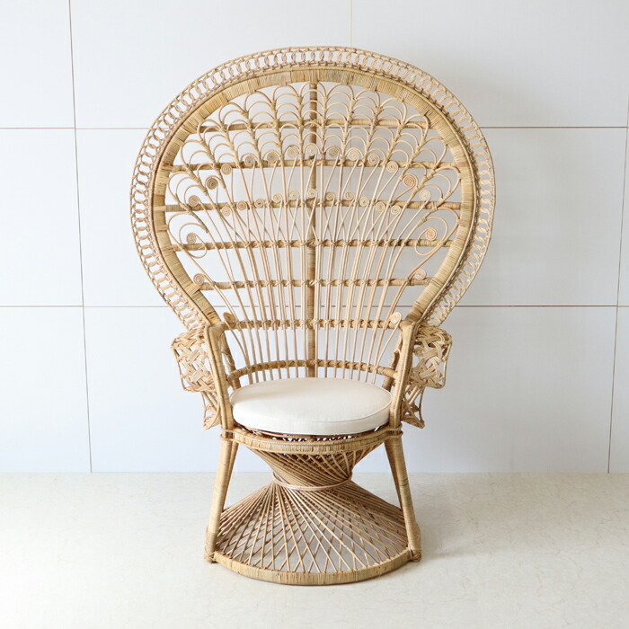 籐編み ピーコックチェア ホワイト ラタン チェア ディスプレイ