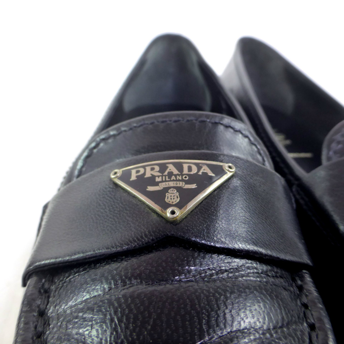 PRADA（プラダ） ヴィンテージ トライアングルロゴ レザー ローファー