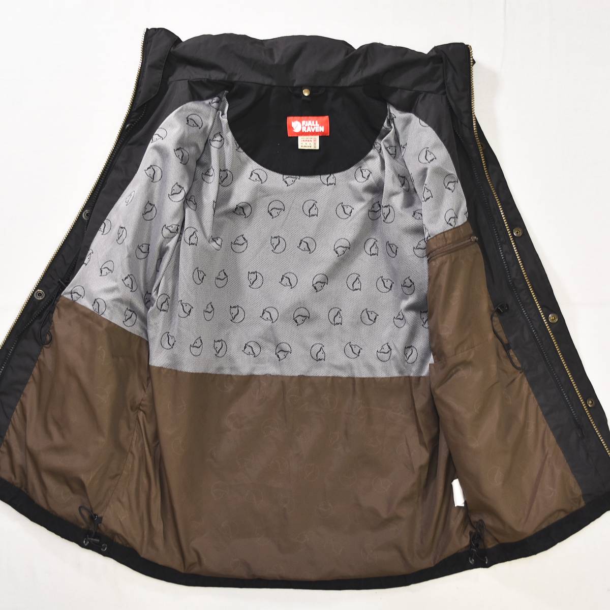 FJALL RAVEN（フェールラーベン） マウンテン パーカー ウィンド