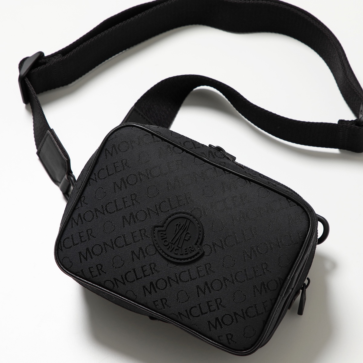 MONCLER（モンクレール） ショルダーバッグ CLIMB POUCH 5F00001 M2155