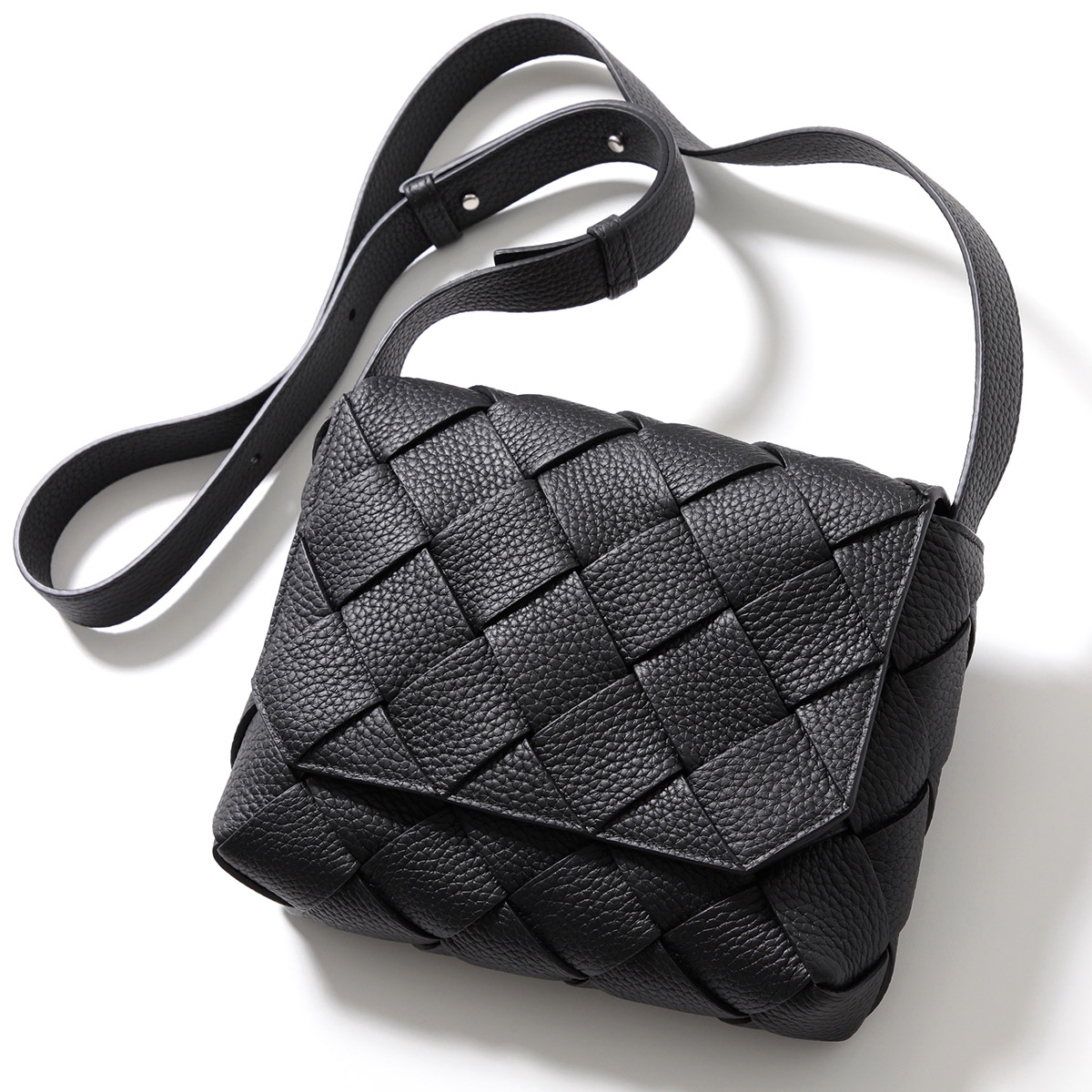 BOTTEGA VENETA（ボッテガ・ヴェネタ） ショルダーバッグ DIAGO