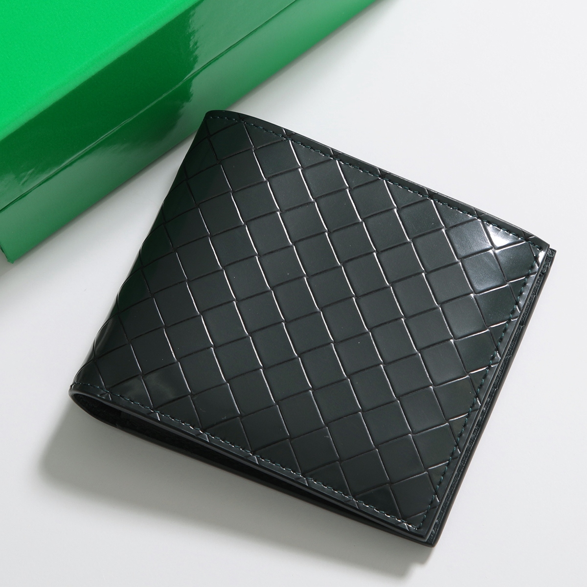 BOTTEGA VENETA（ボッテガ・ヴェネタ） 二つ折り財布 743211 VT273