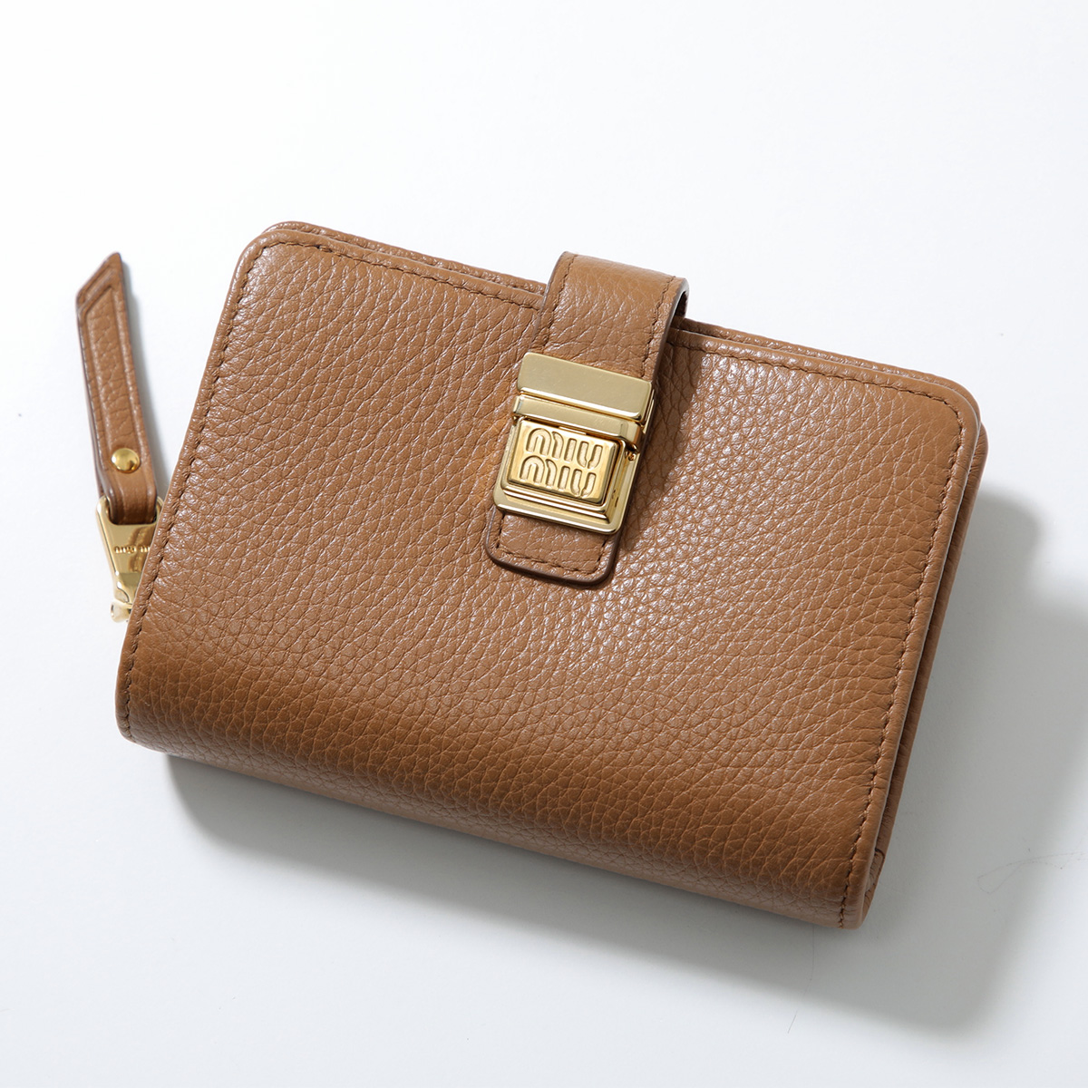 miu miu（ミュウミュウ） 【訳あり】MIUMIU 二つ折り財布 5ML053 2F8V