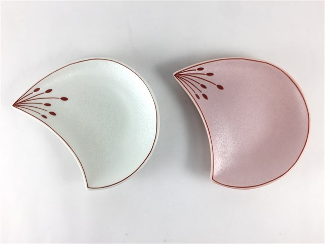 有田焼 幸楽窯 105皿 梅 花びら小皿(白銀 / ピンク銀)「1枚で花びら.5