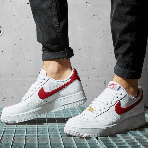 NIKE（ナイキ） エア フォース 1 07 メンズ スニーカー ホワイト