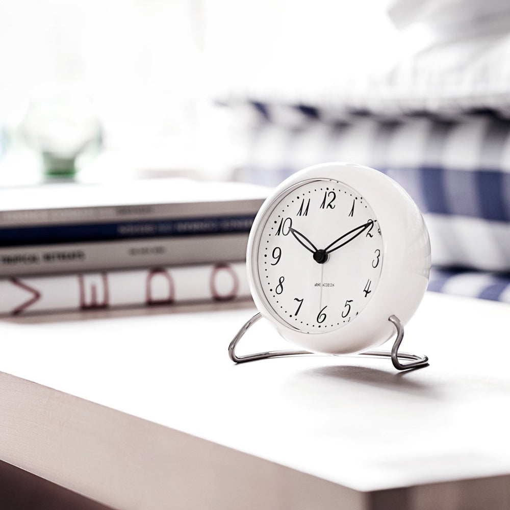 アルネ・ヤコブセン TableClock LK ホワイト | Shinc lab.（シンクラボ