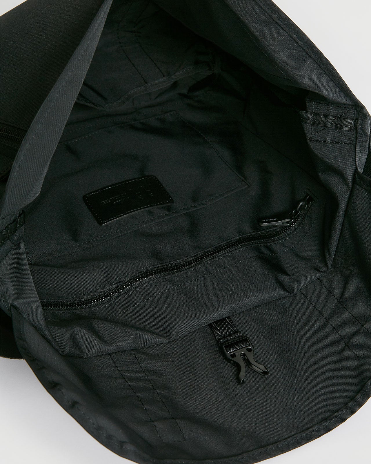 AMIACALVA（アミアカルヴァ）】MESSENGER BAG メッセンジャー – Shinzone