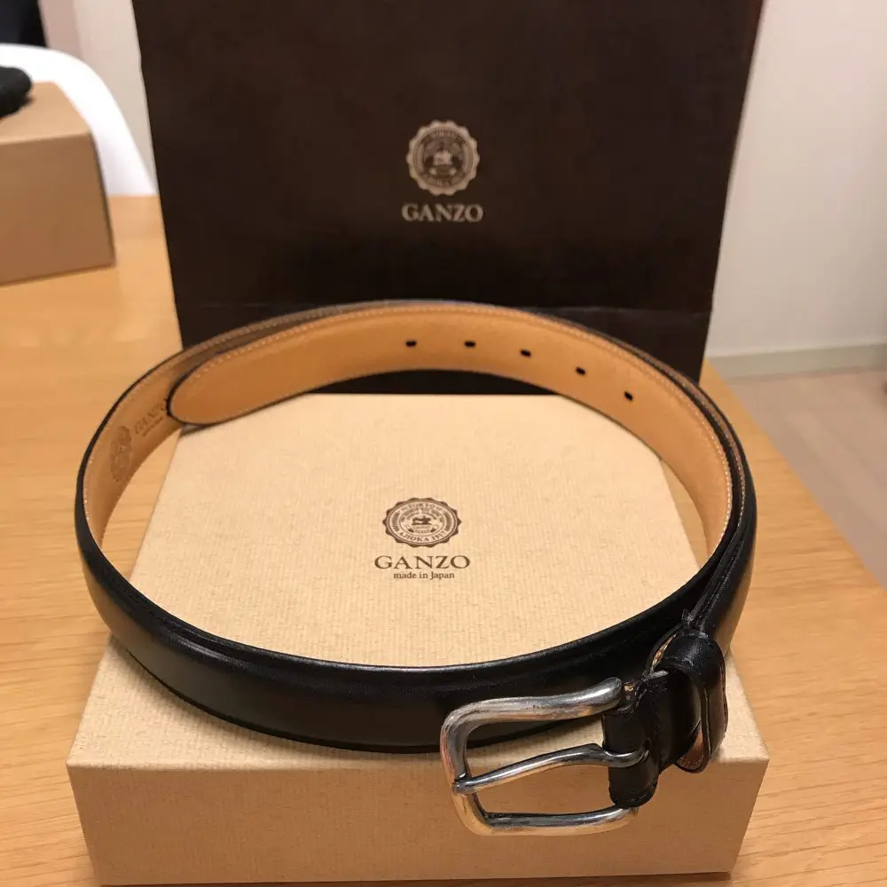 スーツスタイルをワンランク上に。GANZO ブライドルレザーのベルトを