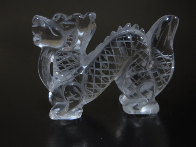 縁起のよい水晶彫刻 龍の置物 ｜ 幸せを呼ぶ石PAX