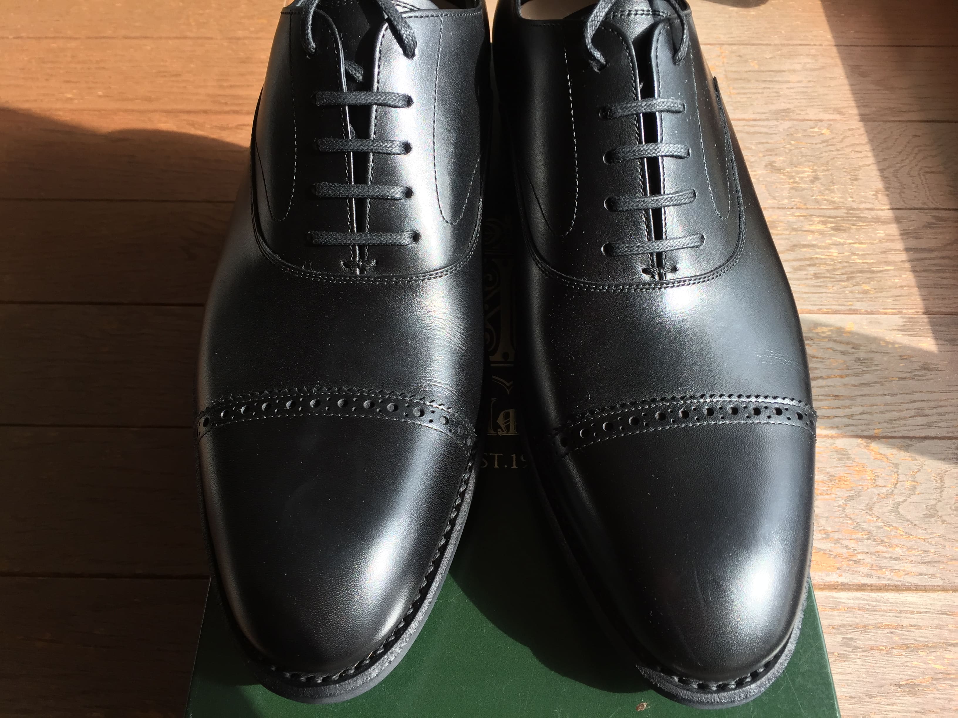 ユニオンインペリアルのパンチドキャップトゥ | 紳士靴サイズ館