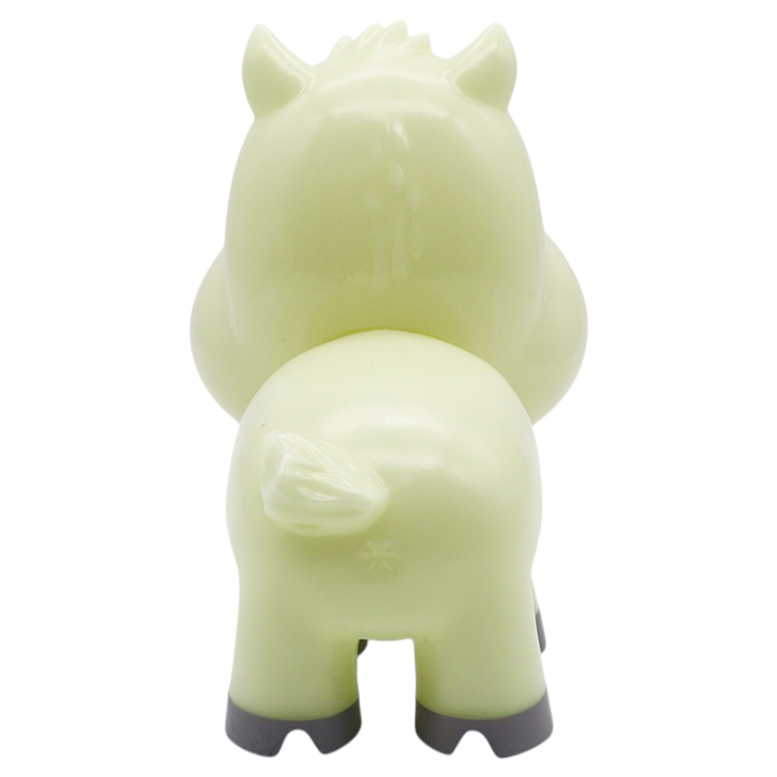 SOFVIPSの「マキバオー」が暗闇で光る！ ELECTRIC TOYSで予約受付中