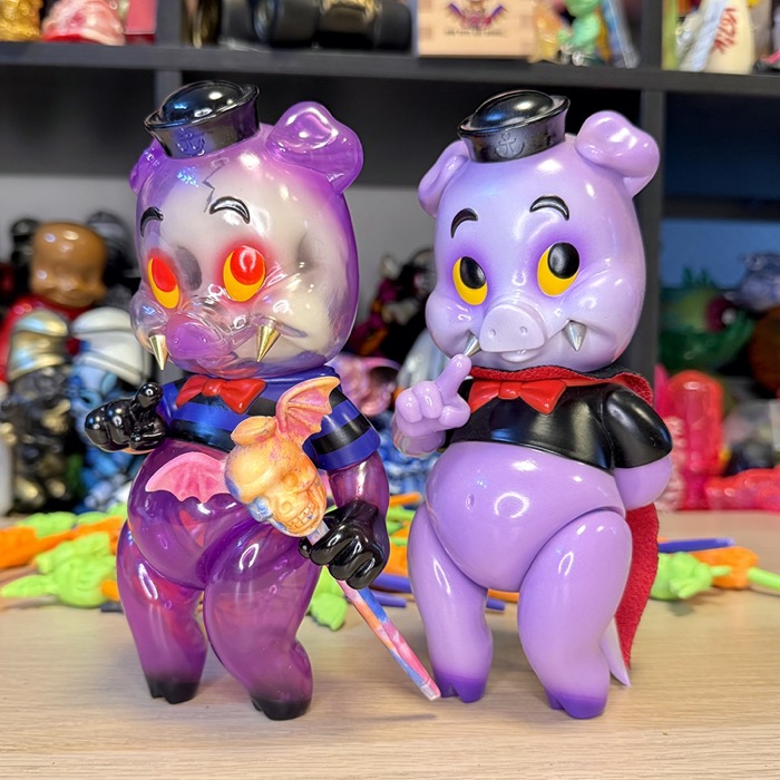 BlackBook ToyからFrank Kozik氏の「Vampire Piggums Inner Skull ver