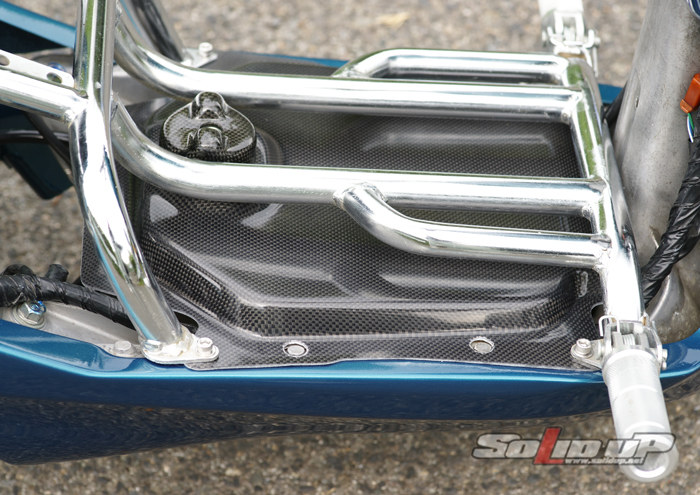 ズーマー用 タンクカバー(カーボン平織り) / ソリッドアップ