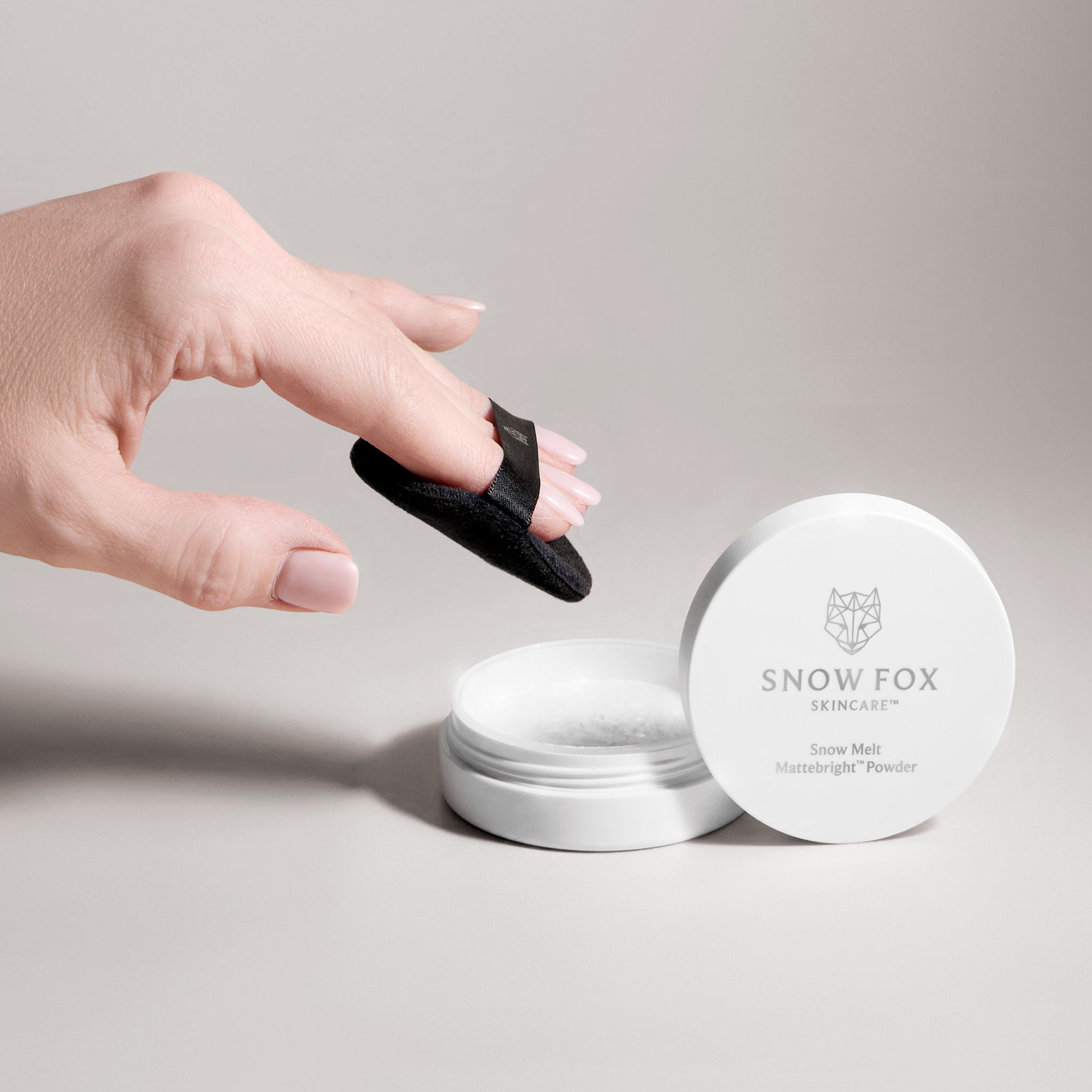 スノー メルト モイスチャー マットスキン セッティングパウダー(5.5g