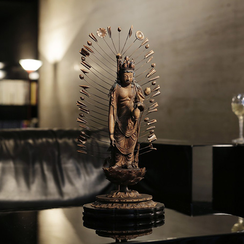 イスム-仏像のもつハイセンスな臨場感を楽しむ