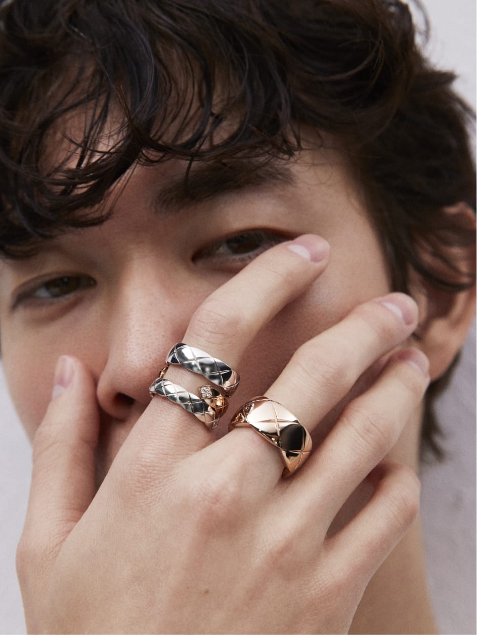 シャネル」の“ココ クラッシュ”が彩る ときめきの瞬間、運命の出逢い