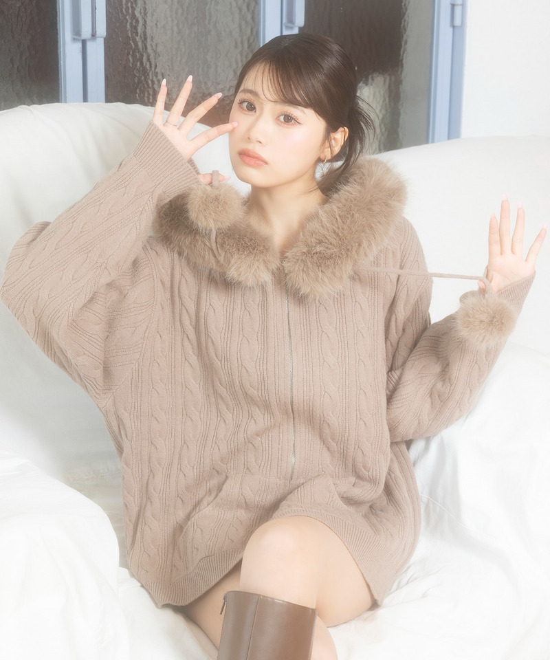 ぽんぽん付きケーブル編みZIPニットパーカーワンピース｜SPIRALGIRL