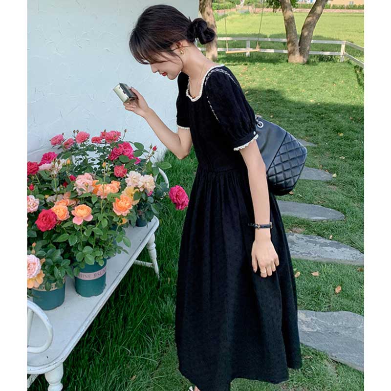 スクエアネックブラックワンピース（黒）春/夏 大人の甘めスタイル