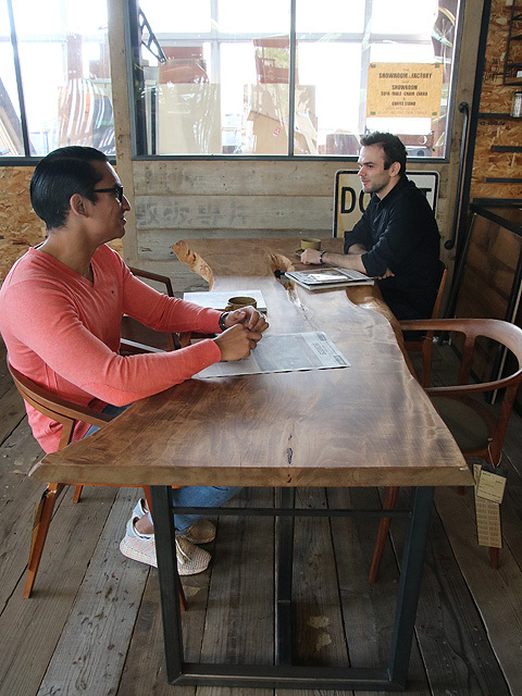 葉山展示品≪完成品≫無垢一枚板 トチ(栃) W2200×D700~960×t45mm