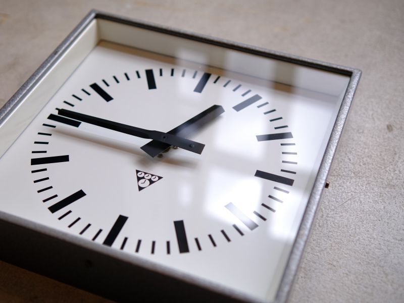 送料無料【PRAGOTRON Vintage Clocks/パラゴトロン/336×336×65/壁掛け