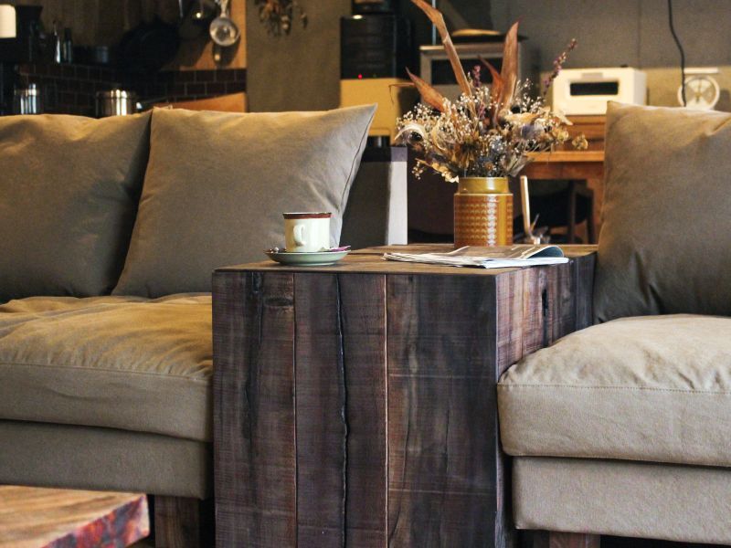 送料無料≪サイドテーブル≫【無垢ウォールナット/キューブサイド