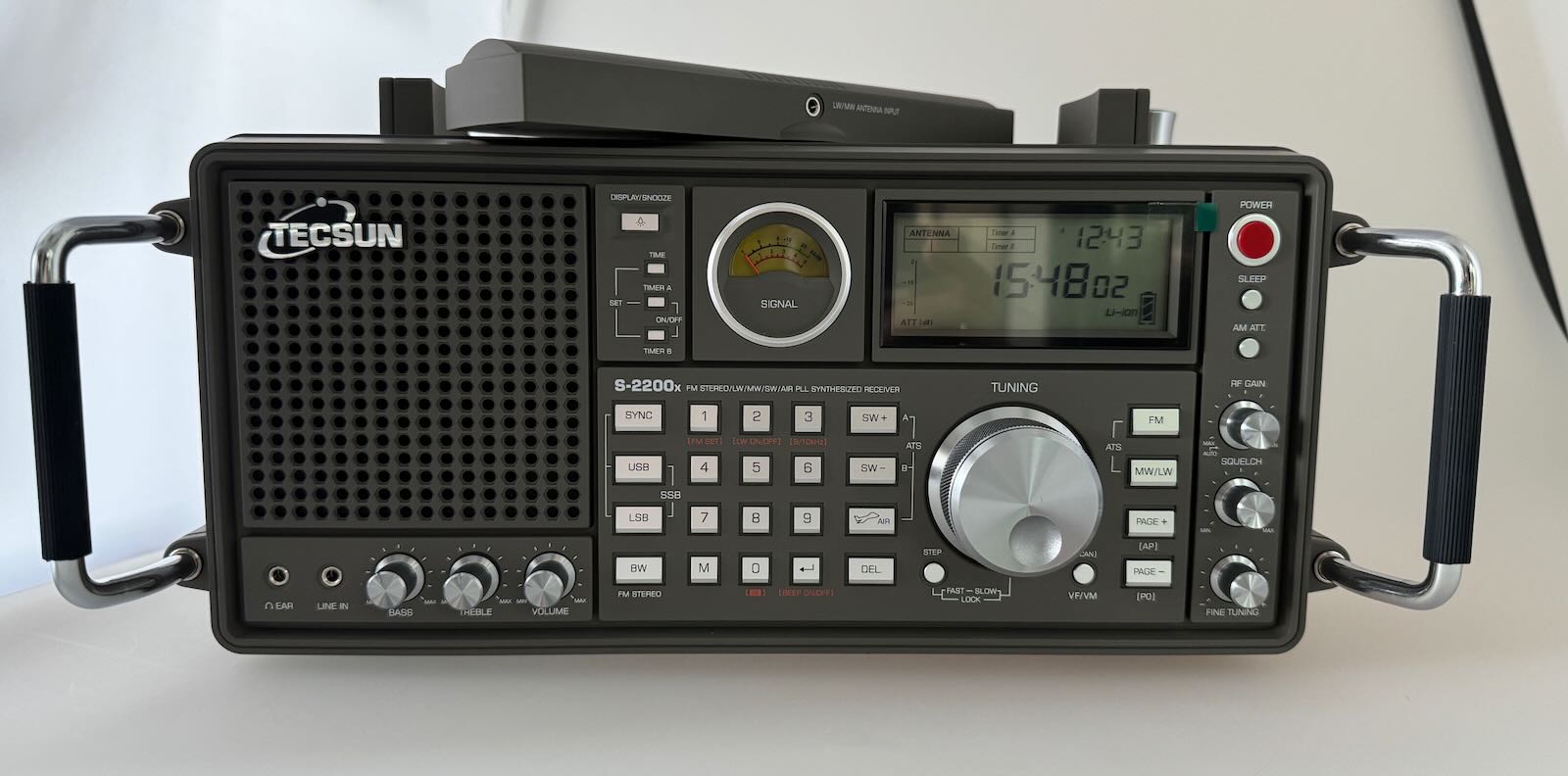 Dan Robinson Reviews the New Tecsun S-2200X Portable Receiver