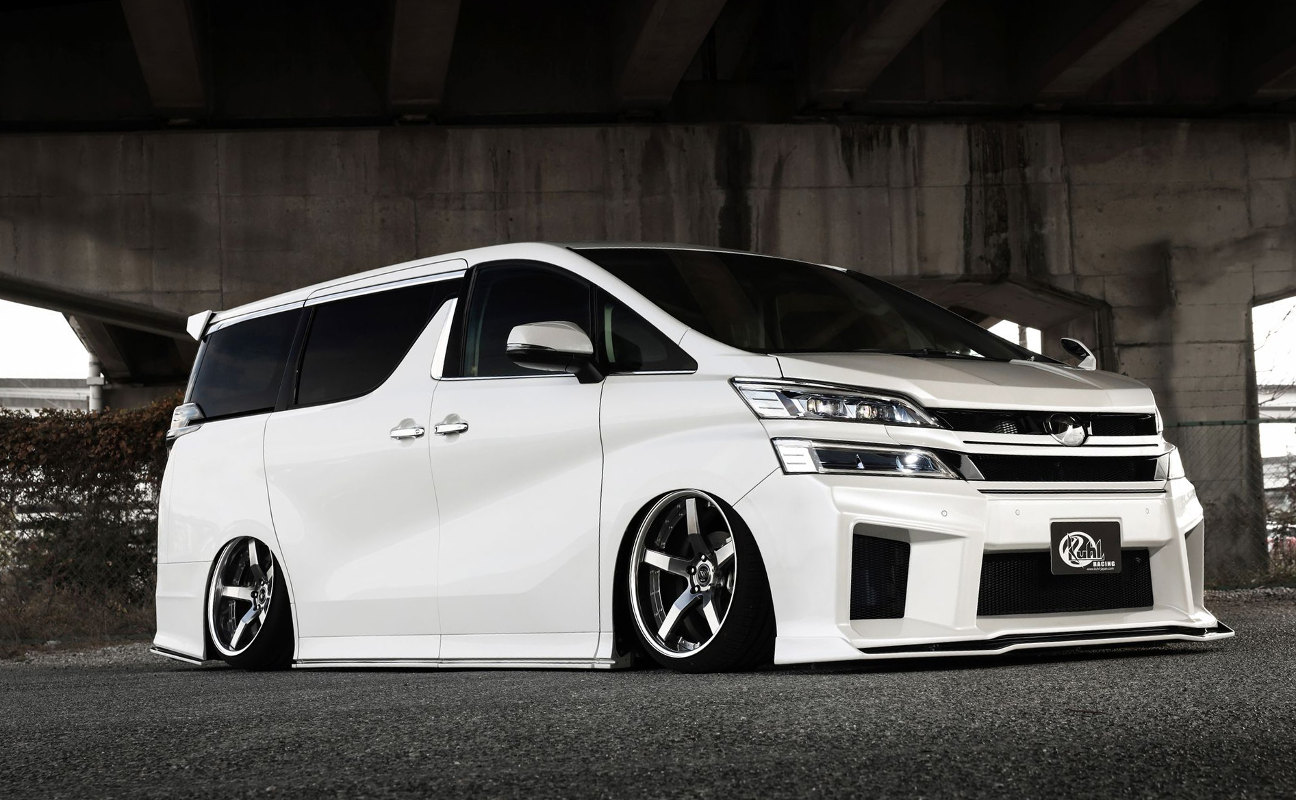 30ヴェルファイアコンプリートカー&エアロパーツ | KUHL(クール)