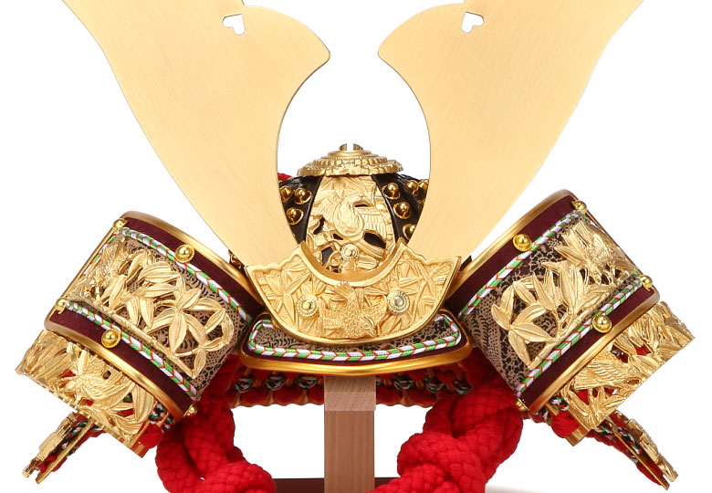 五月人形 8号純金箔押兜 赤糸威 / おしゃれでコンパクトなかわいい