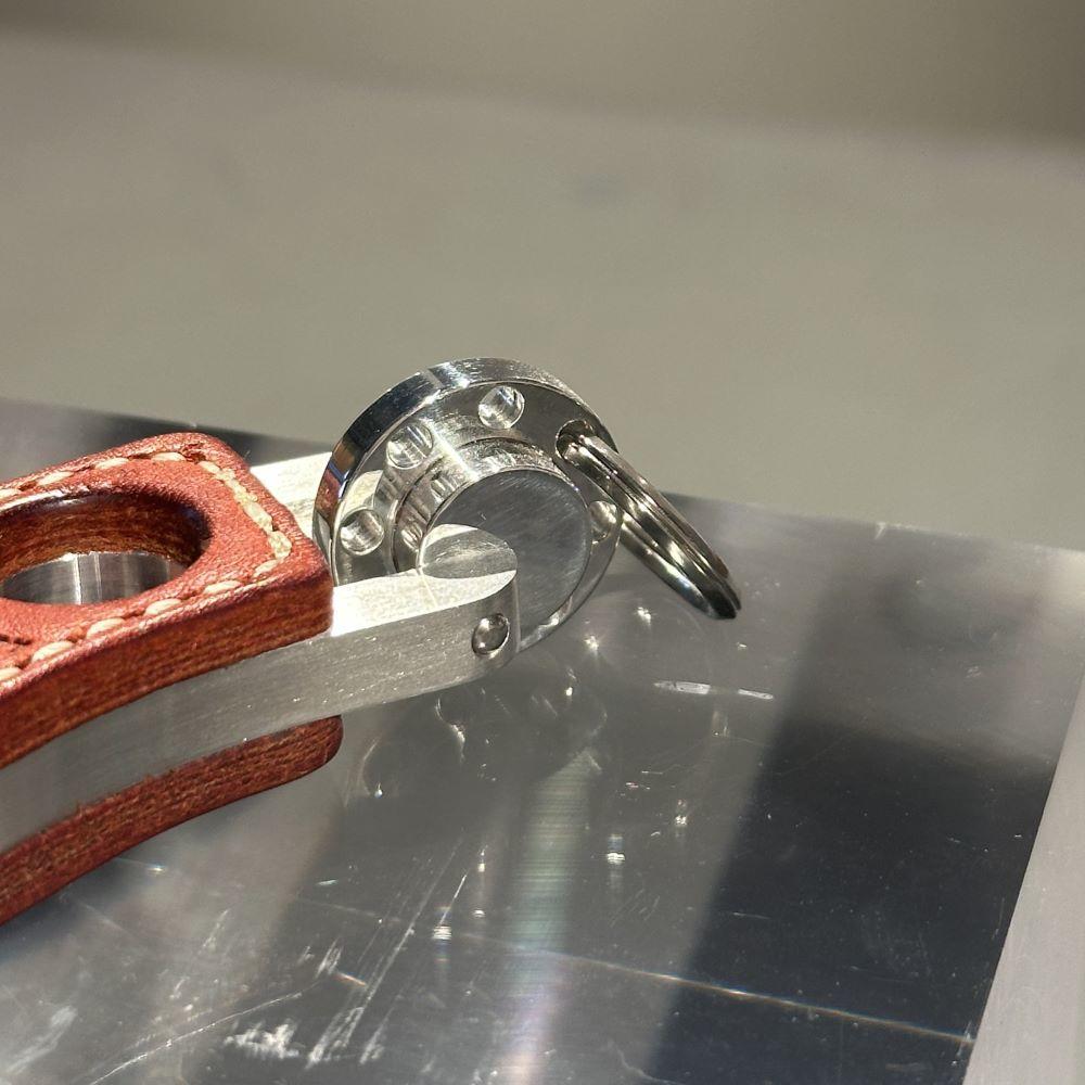 エアロコンセプト】Intuition（キーホルダー） 牛革｜レッド Brand