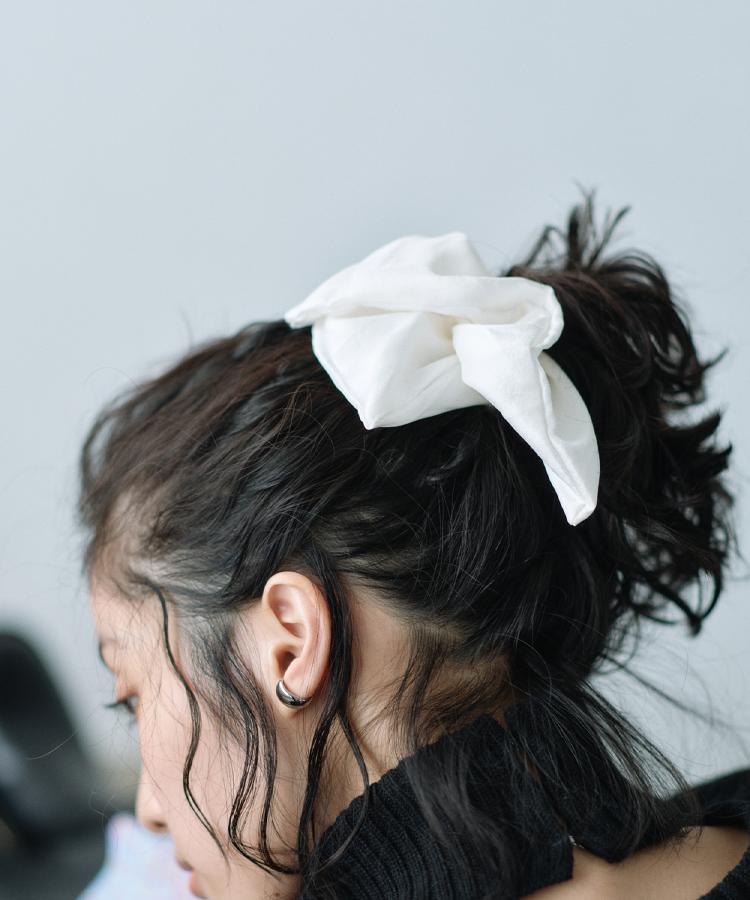 heyep｜Silk Square Medium Scrunchie（ヘッドアクセサリー） | CODE A