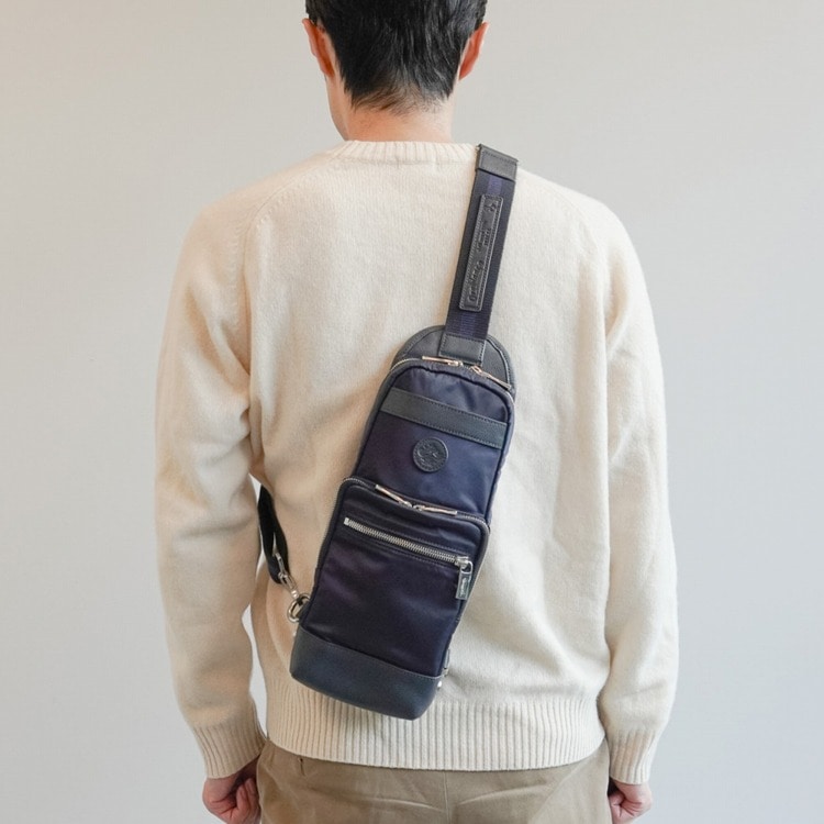 Orobianco／オロビアンコ ソロペルテ ボディバッグ 3L 550g 92956(01