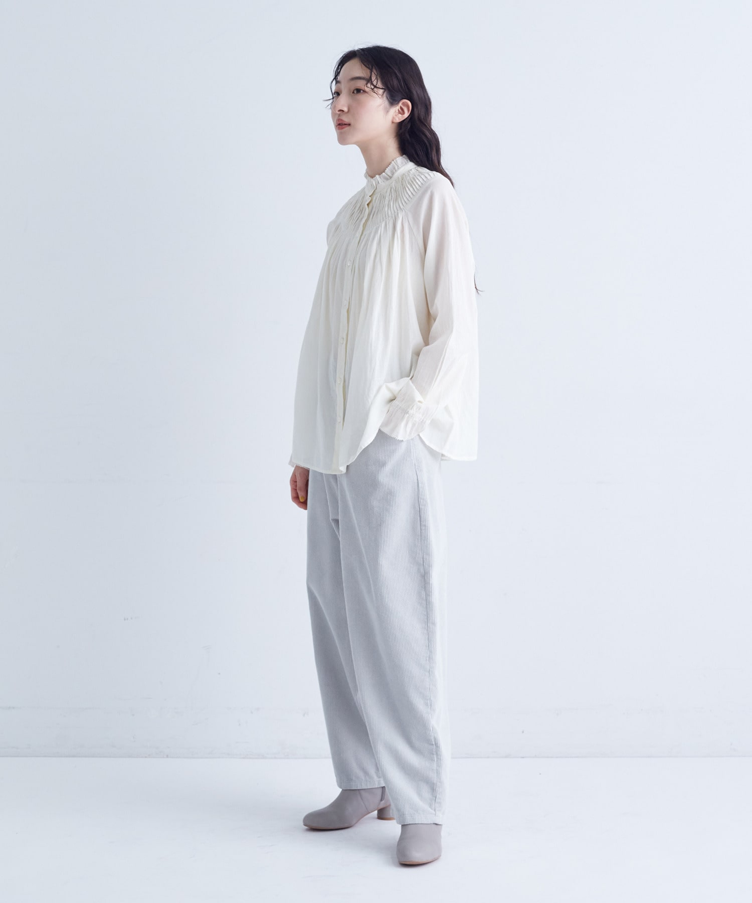 ラウンドタックブラウス｜BIGI online store - ビギ オンラインストア