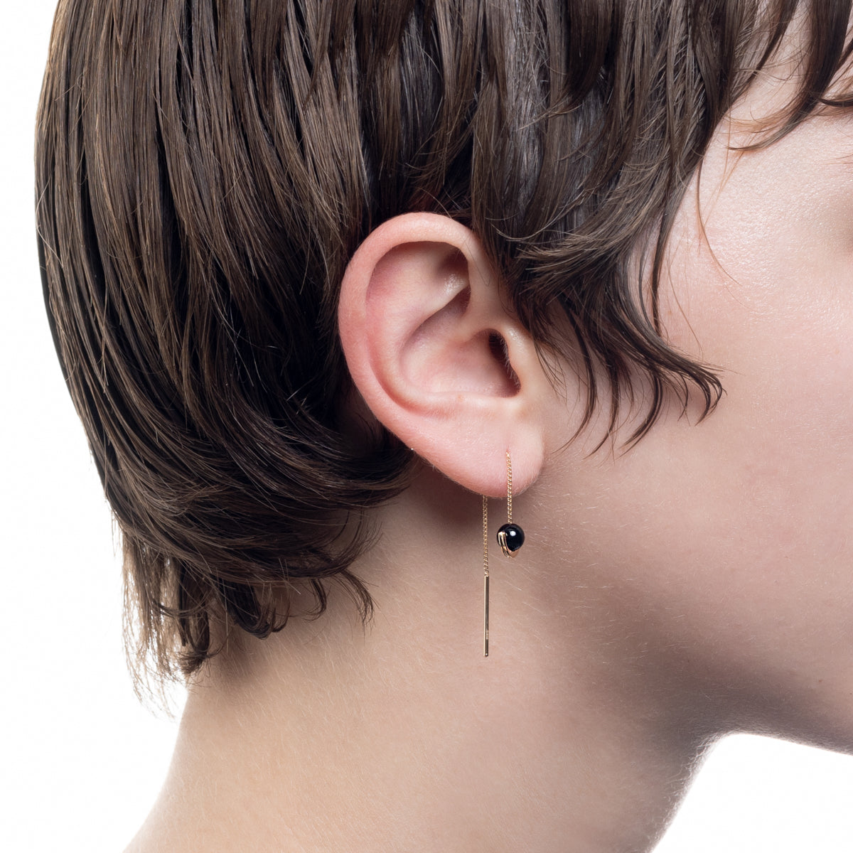 Mini BELUGA オニキス チェーンピアス