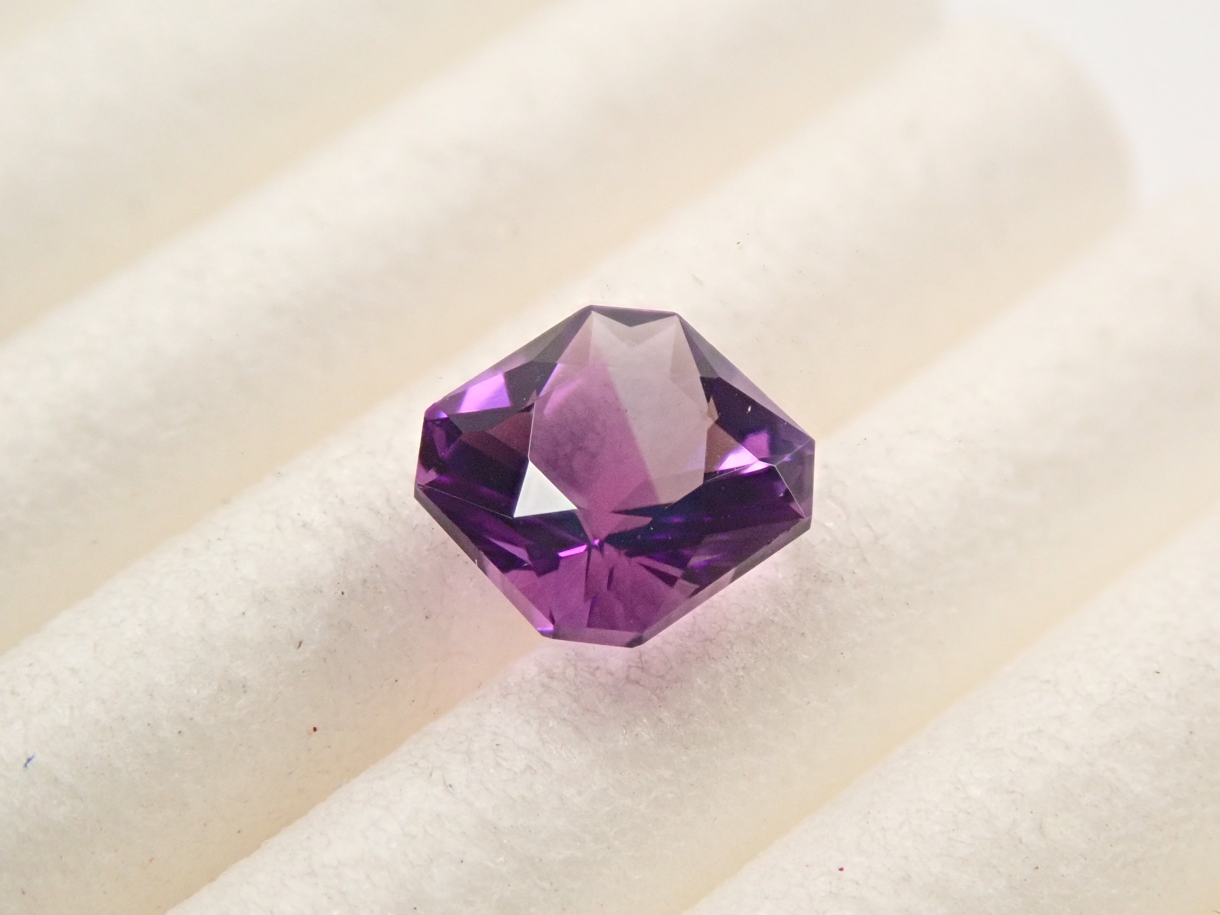 カシャライアメジスト 0.430ctルース
