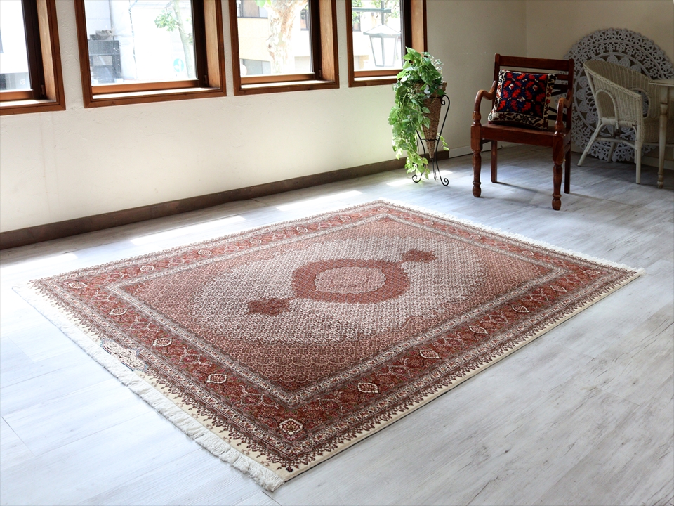 キリムスタイル / ペルシャ絨毯タブリーズ産マヒ/ペルデ（リビング