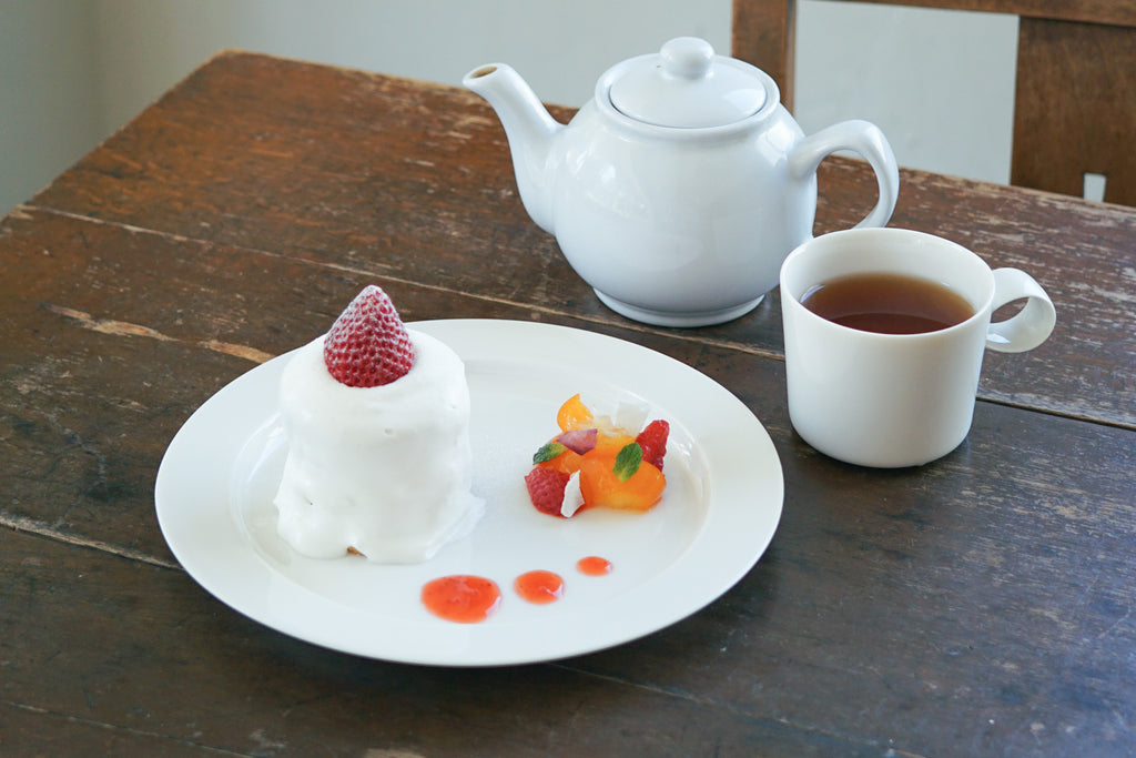 くらすこと別注〉yumiko iihoshi porcelain unjour plate ivory（つや