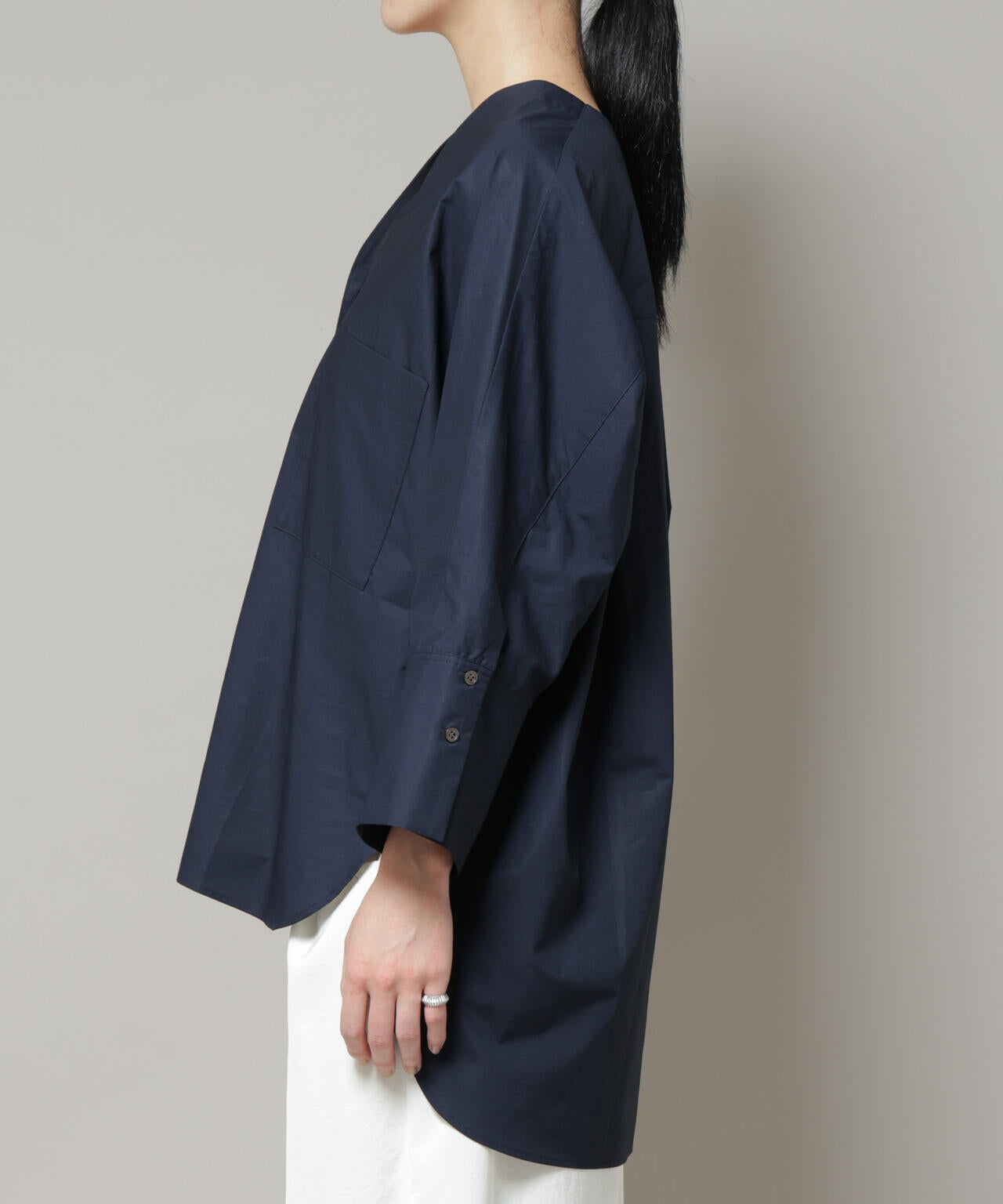 Vネック オーバーサイズ シャツ