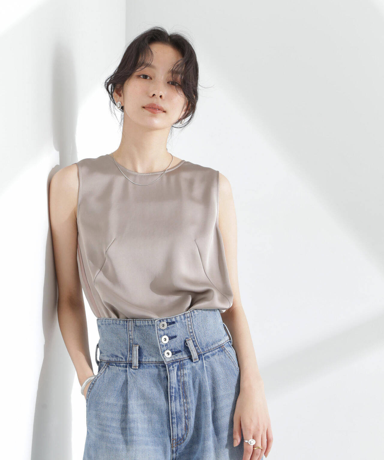 ダブルサテンノースリーブ トップス
