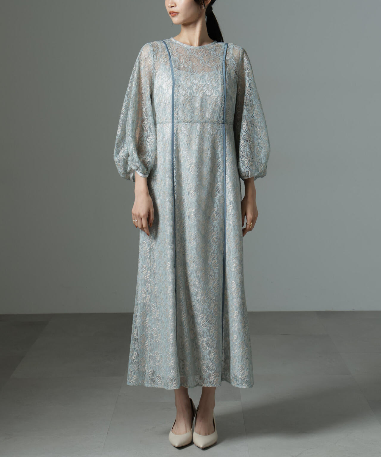 kaene / パイピングレース エプロン ドレス