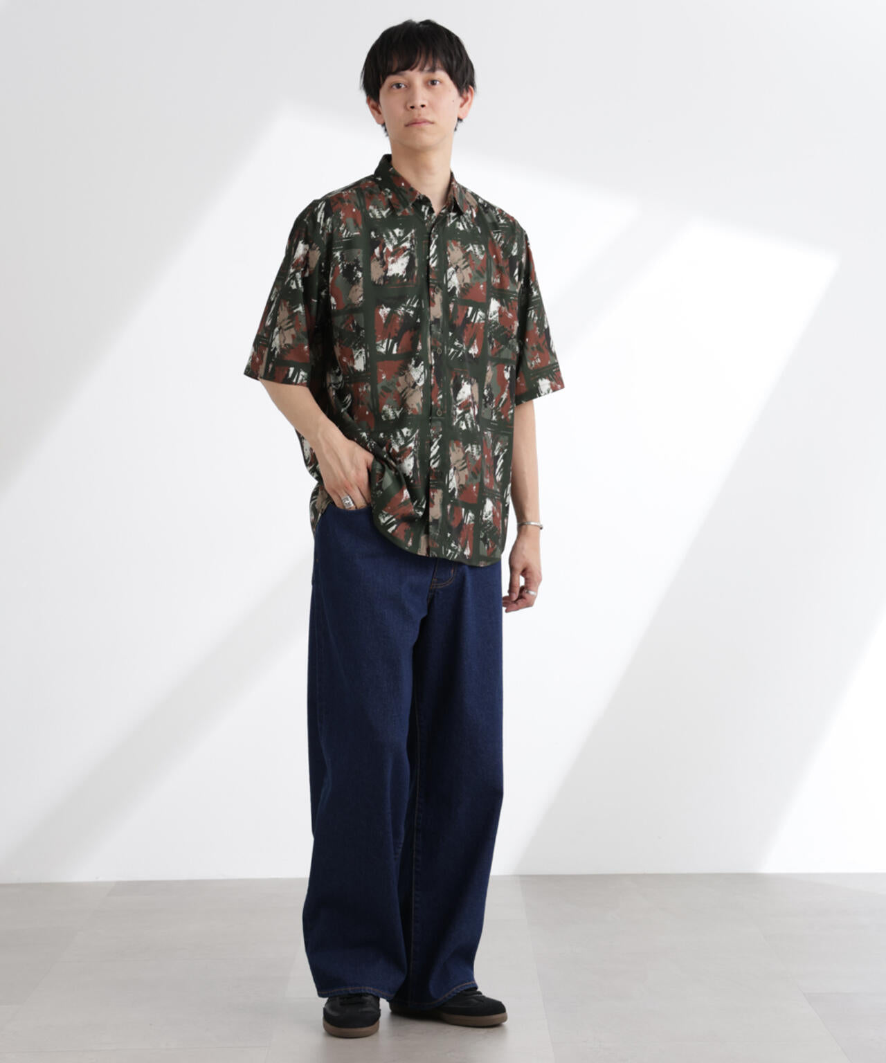 アート柄 シャツ 半袖