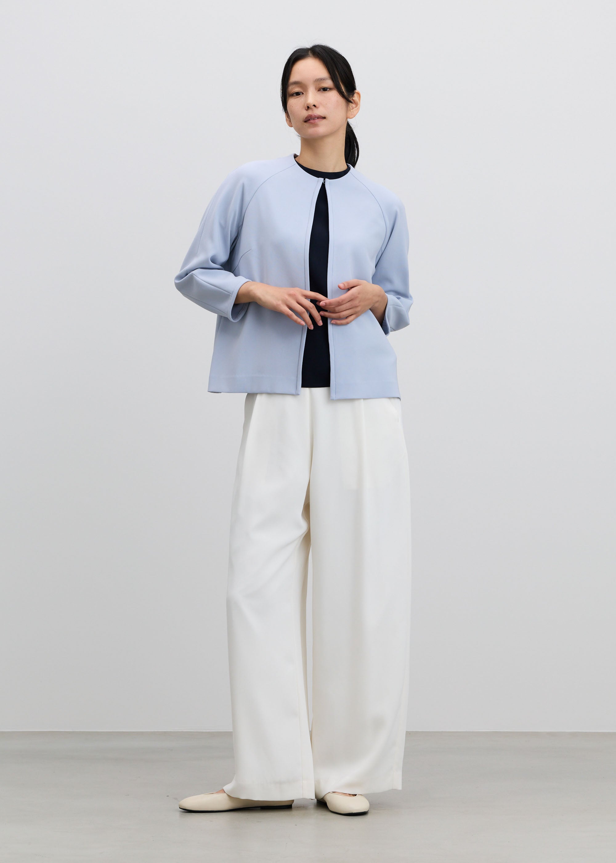 スタンドカラーコクーンブラウス - SOÉJU online store｜上質な大人の