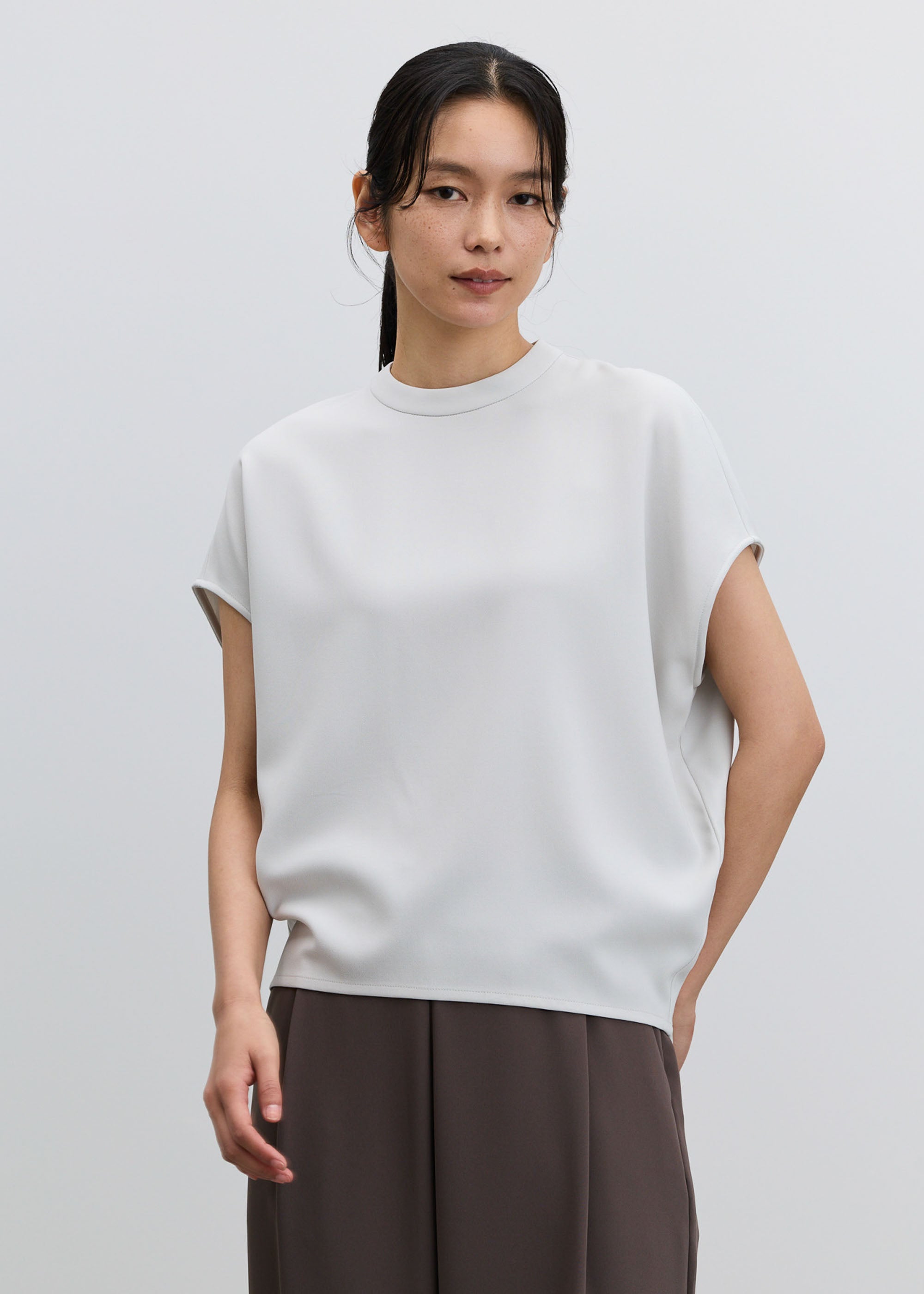 スタンドカラーコクーンブラウス - SOÉJU online store｜上質な大人の